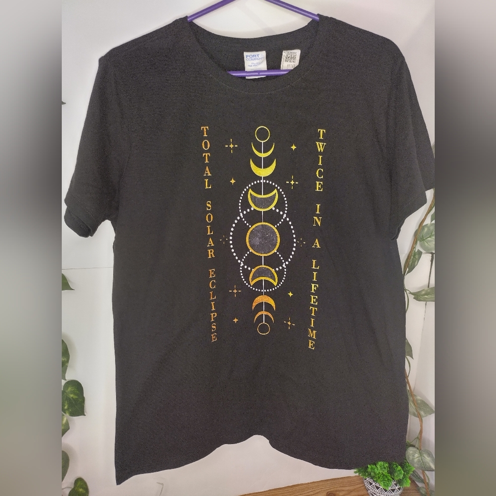 Ladies XL Total Solar Eclipse Twice In A Lifetime Black T Shirt By Port and Comp